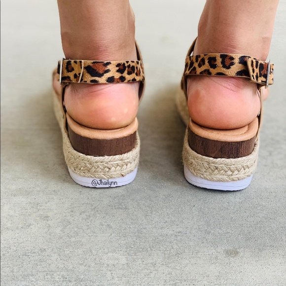 Leopard Espadrille sandal - Picture 5 of 7